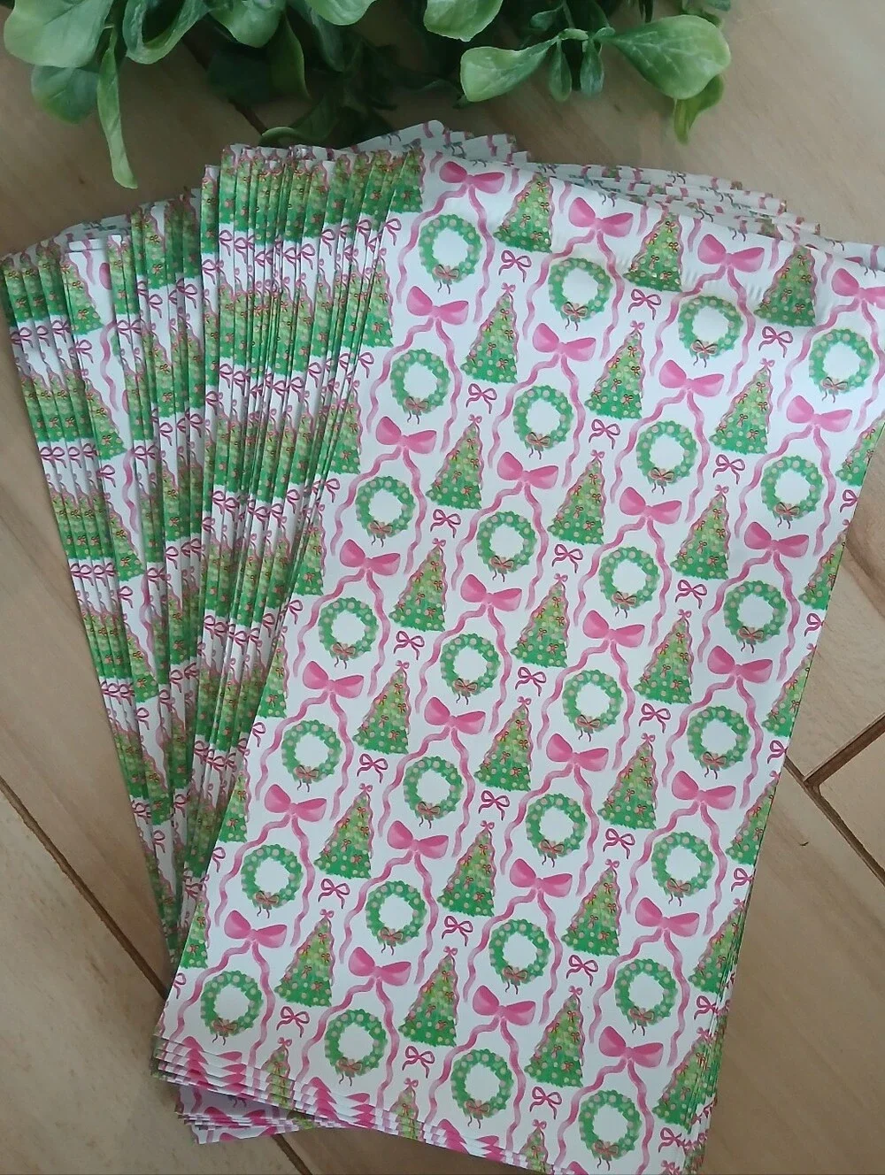 100 Count ~ Poly Mailers With Christmas Designs Size 6 X 9